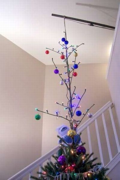 Floating Christmas Tree (9 pics)