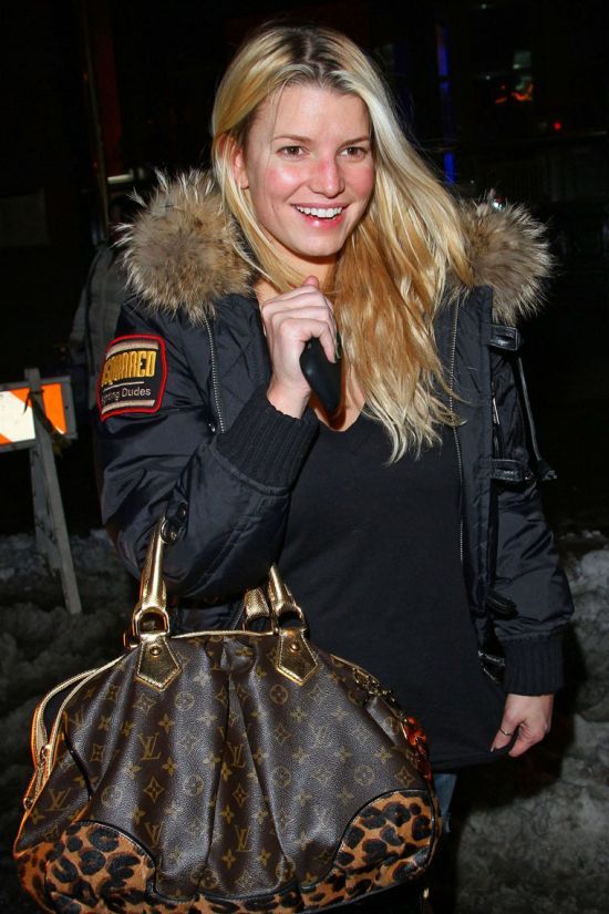 Jessica Simpson without Make-up (9 pics)
