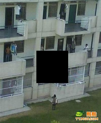 The Great Escape from the Dorm during Curfew Hours (5 pics)