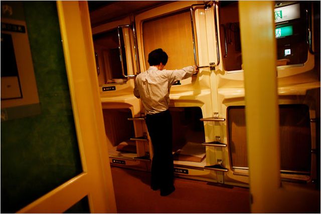 Economic Crisis in Japan (10 pics)