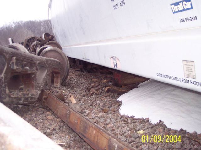 Train Derailment (16 pics)