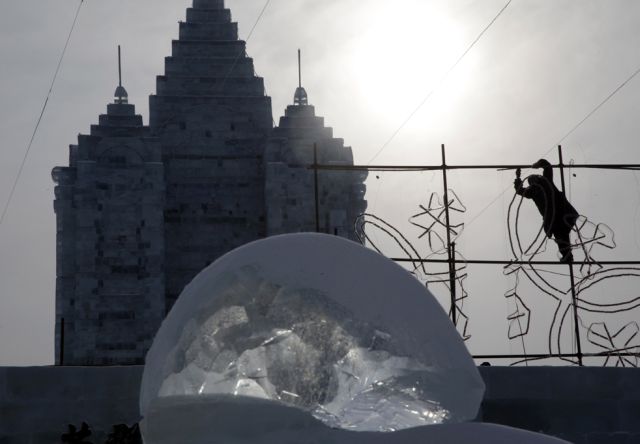 Amazing Ice and Snow Sculpture Festival (49 pics)