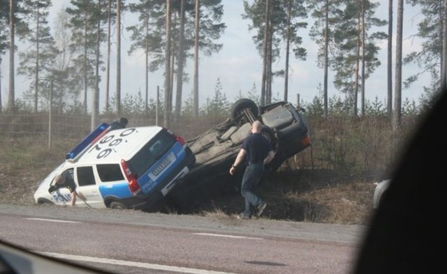 Swedish Police Is Very Harsh ... (7 pics)
