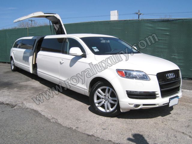 Audi Q7 Limo with Jet Door and Making of Range Rover Limo! (22 pics)