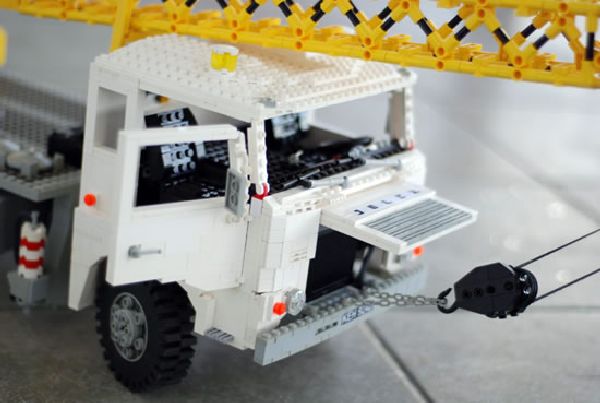 Real Looking Lego Trucks (15 pics)