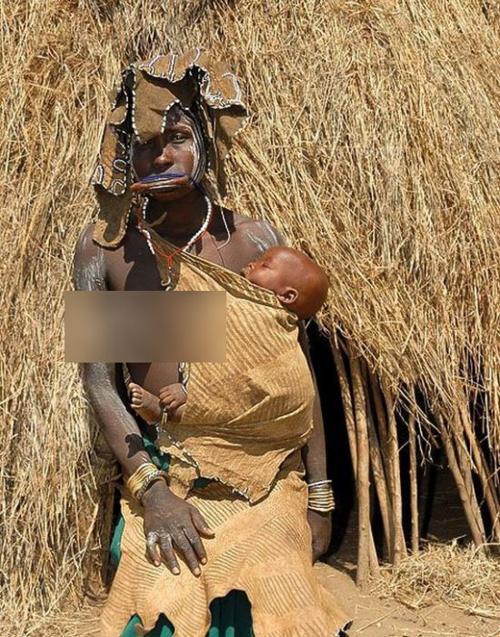 People of the Mursi Tribe in Ethiopia (14 pics)