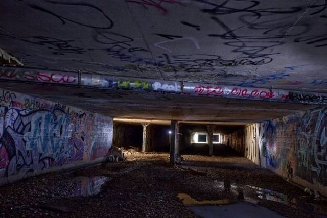 People Living in the Underground Tunnels of Las Vegas (16 pics + 1 video)