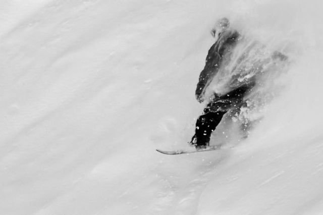Amazing Snowboarding Photos (10 pics)