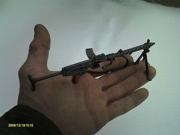 Tiny Weapons (15 pics)