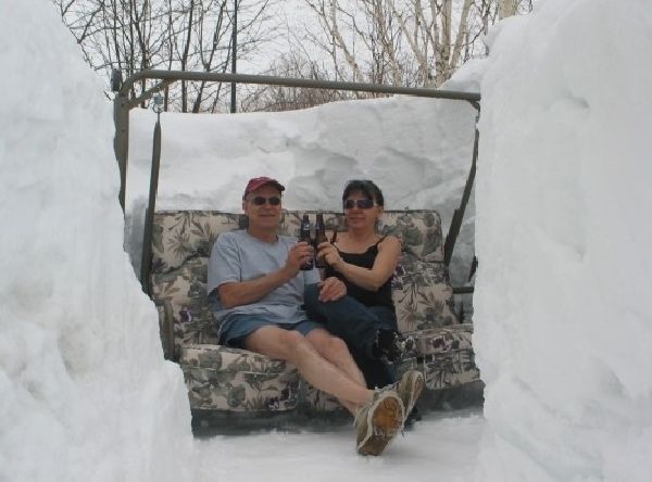 You Want to Whine about Winter? (15 pics)