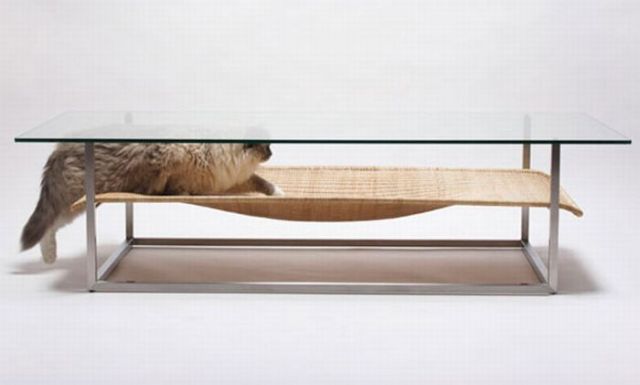 Table for Cats (4 pics)