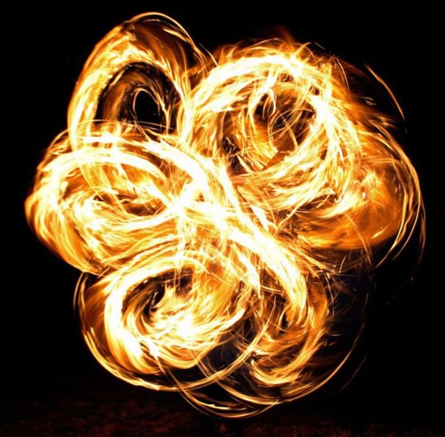 Fire in Motion (18 pics)