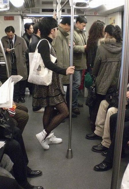 A Strange Fashion Statement (14 pics)