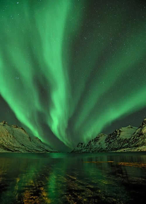 Magical Pictures of Aurora Borealis (17 pics)