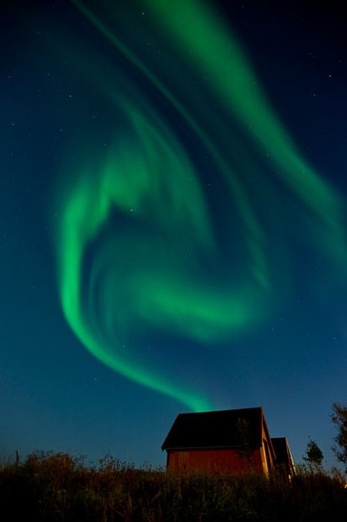 Magical Pictures of Aurora Borealis (17 pics)