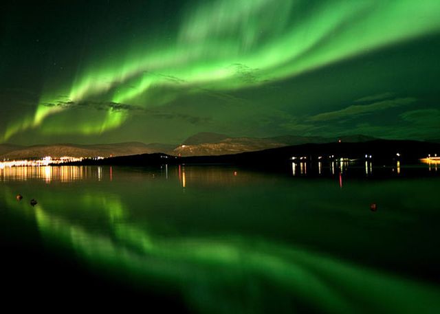 Magical Pictures of Aurora Borealis (17 pics)