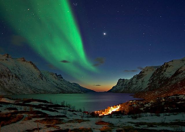 Magical Pictures of Aurora Borealis (17 pics)