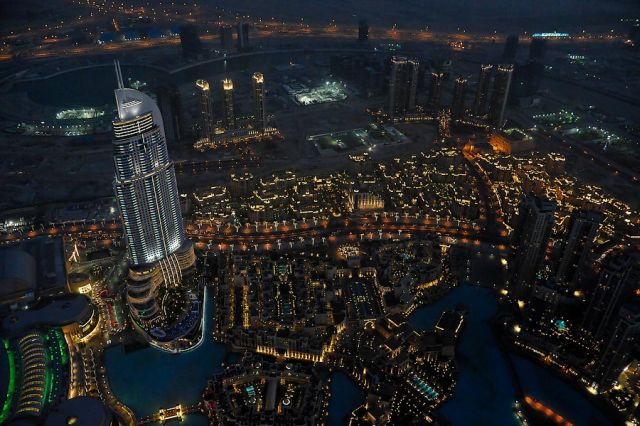 View at Dubai from Burj Khalifa (16 pics)