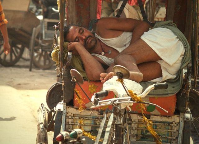 A Normal Work Day In India (10 pics)