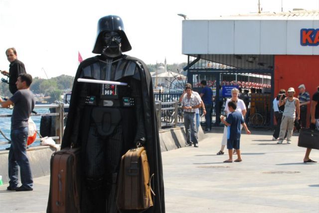 Darth Vader on Vacation (7 pics)