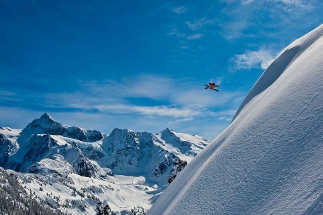 The Most Beautiful Downhill Ski  (9 pics)