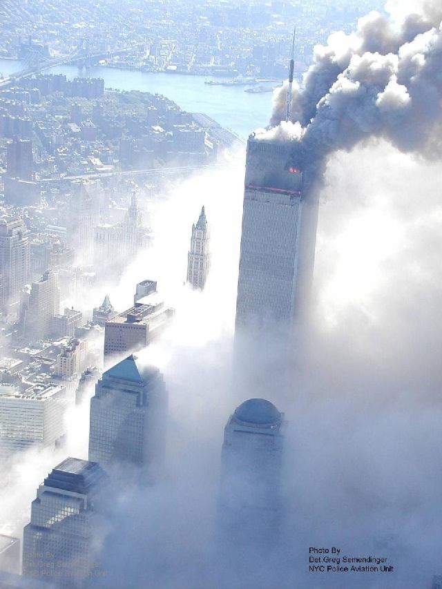 New Aerial Pictures of 9/11 Attacks in New York (12 pics)