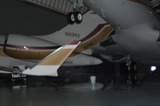 Hanger’s Roof Collapsed on Aircrafts (13 pics)