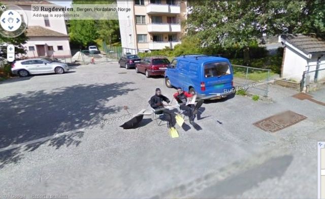 Norwegian Scuba Divers Having Fun on Google Street View (14 pics)