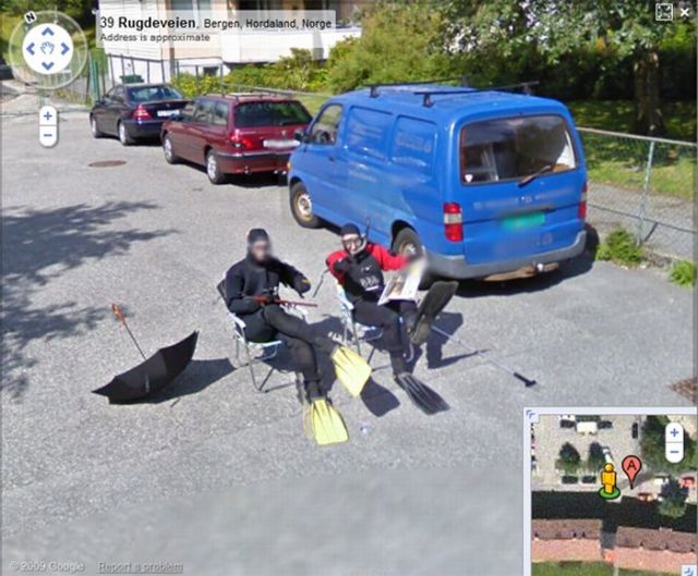 Norwegian Scuba Divers Having Fun on Google Street View (14 pics)