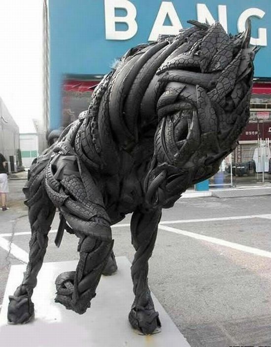 Sculptures Made Out of Used Tyres (14 pics)