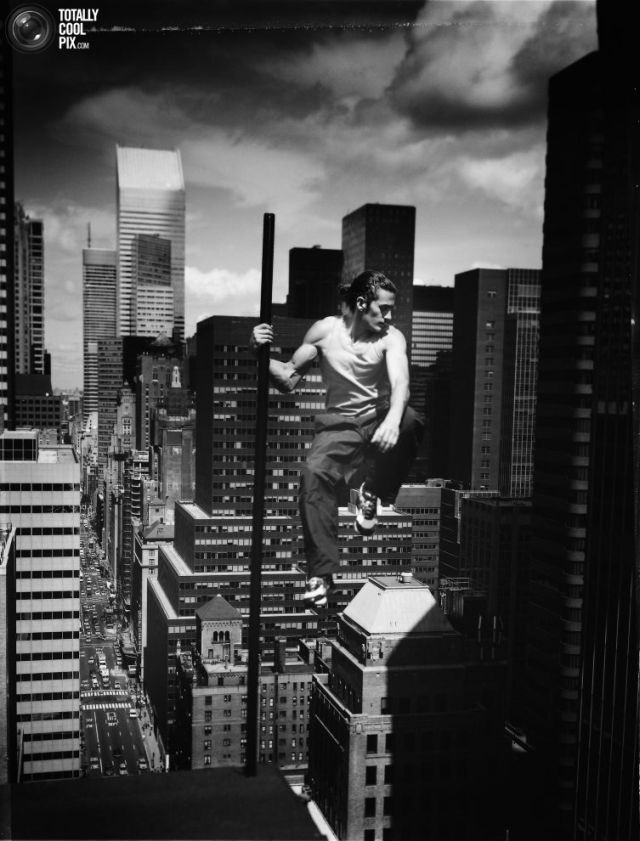Cool Black and White Parkour Pictures (12 pics)