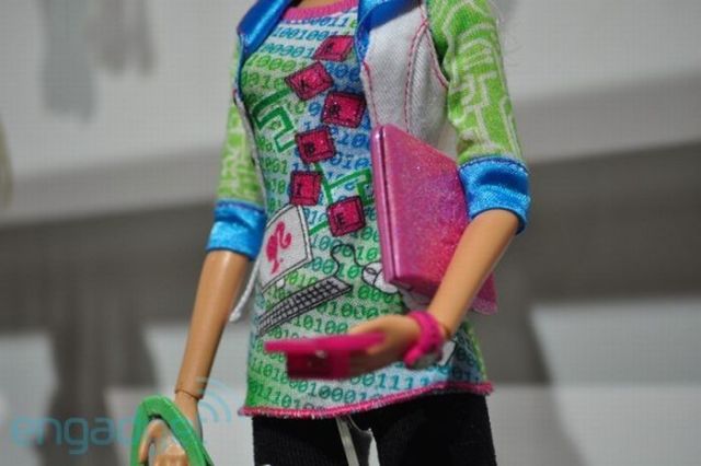 Barbie the Geek (16 pics)