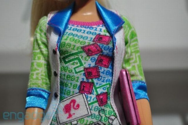 Barbie the Geek (16 pics)