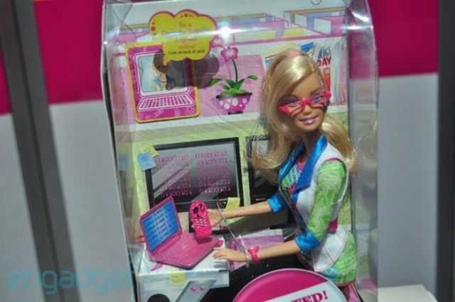 Barbie the Geek (16 pics)