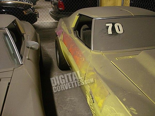 Abandoned Corvettes (37 pics)