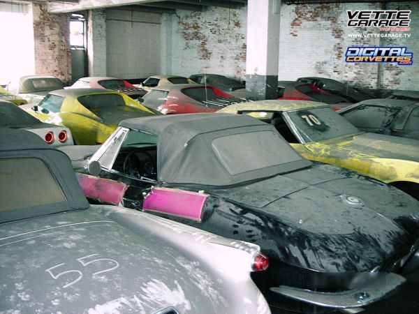 Abandoned Corvettes (37 pics)