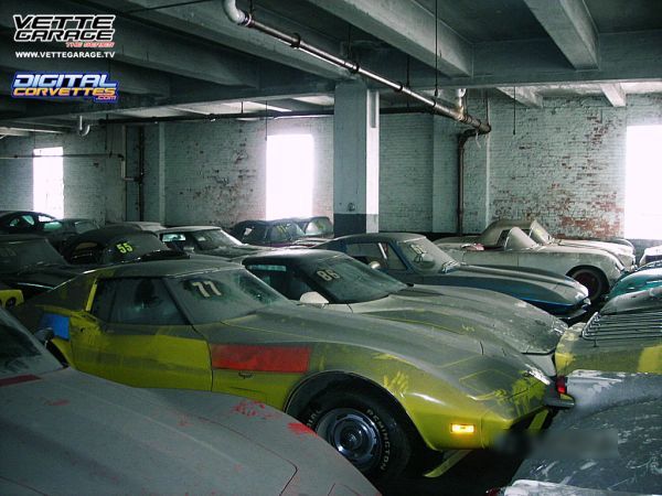 Abandoned Corvettes (37 pics)