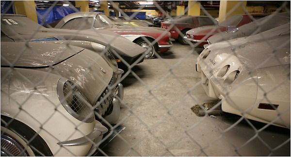 Abandoned Corvettes (37 pics)