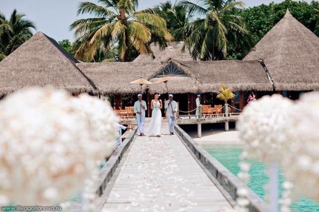 A Tropical Wedding (99 pics)