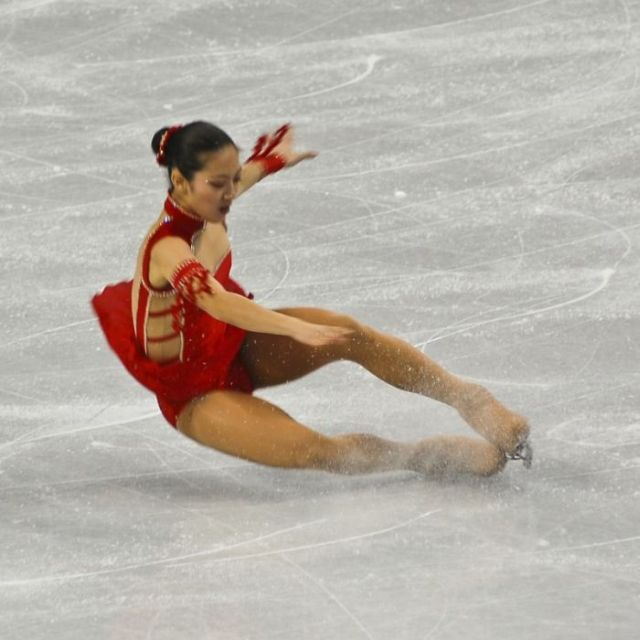 Funny Ice Skating Falls (14 pics)