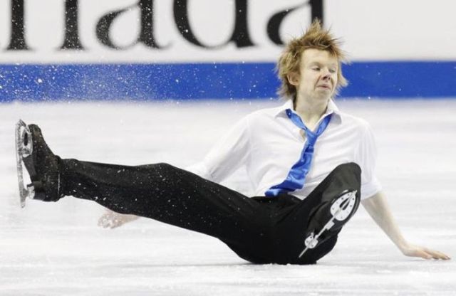 Funny Ice Skating Falls (14 pics)