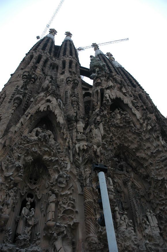 An Incredible Church That’s Been Being Built For 118 Years (23 pics)