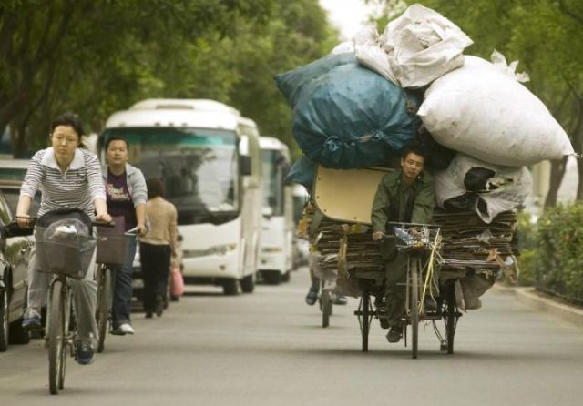 Chinese Way of Transporting Trash (17 pics)