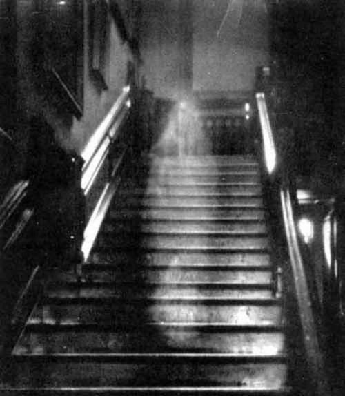 The Best of Ghost Pictures (26 pics + text)