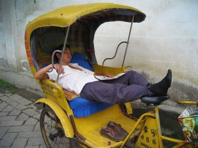 Taxi Cabs All Over the World (14 pics)