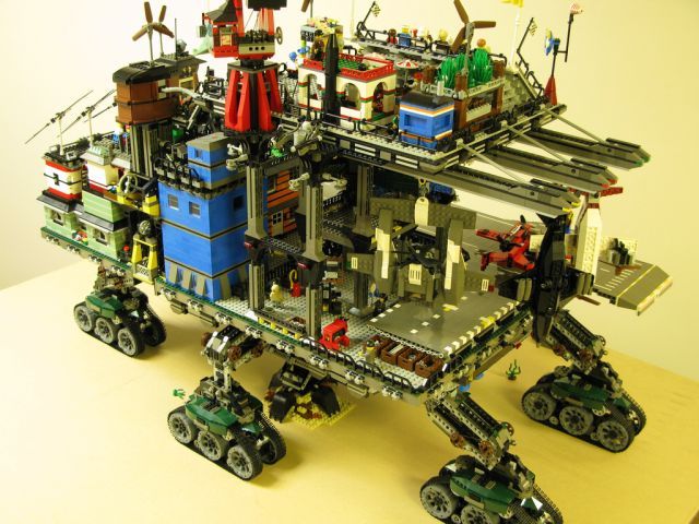 Lego Streampunk Crawler Town (15 pics)