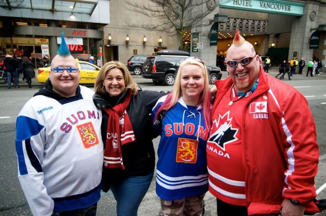 Collection of Vancouver Fans (37 pics)