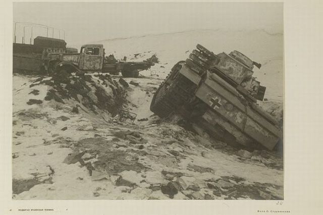The Wreckage of War (45 pics)