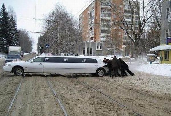 Unique Vehicle Situations (40 pics)