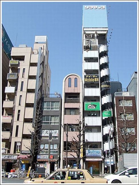 Japanese Skinny Houses (22 pics)